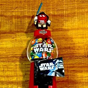 New with Tags M&M Star Wars Candy Dispenser